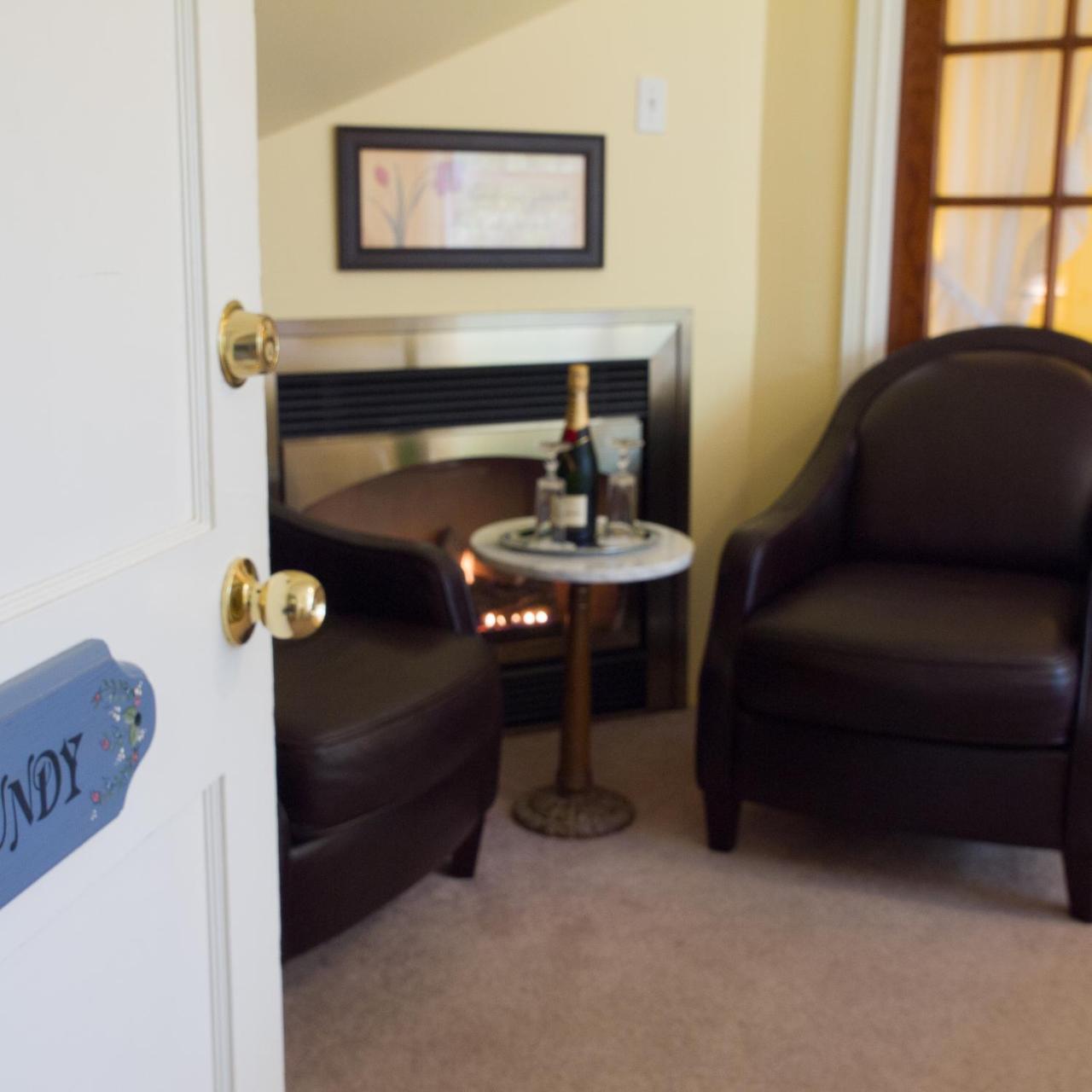 Deluxe Queen Suite